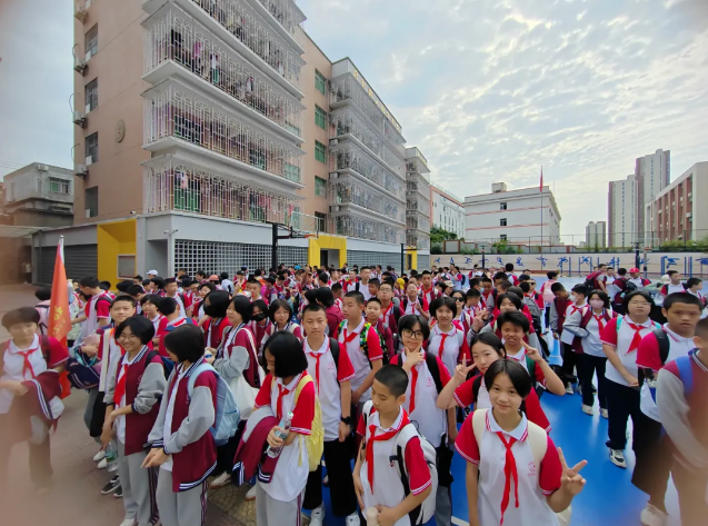 【超德德育】别样风景入眼帘 最美风景在路上 | 初一年级师生走进贵安开展研学实践活动